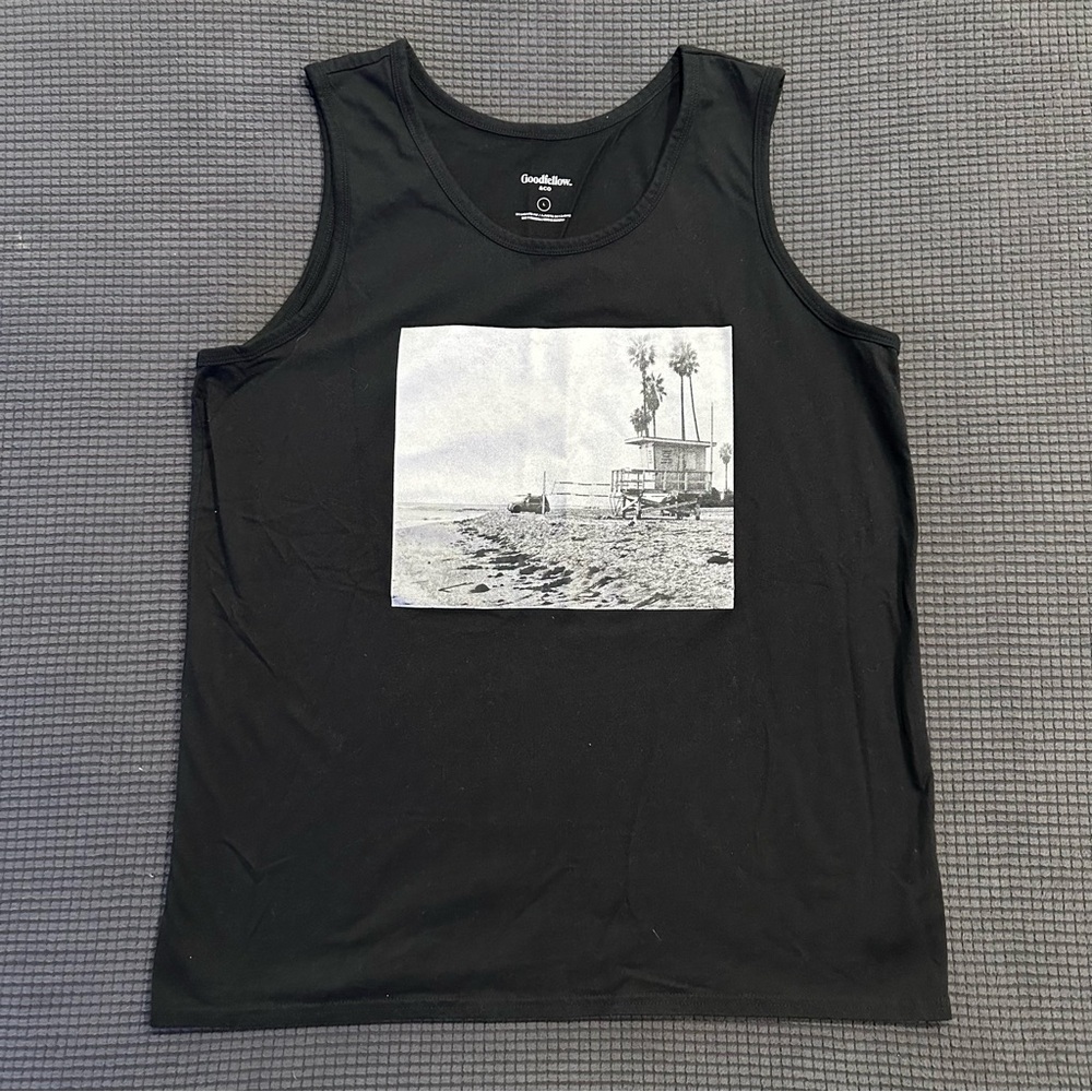 LIMITED TIME $5 ITEM!! Goodfellow & Co Black Tank Top Large Beach Scene Graphic